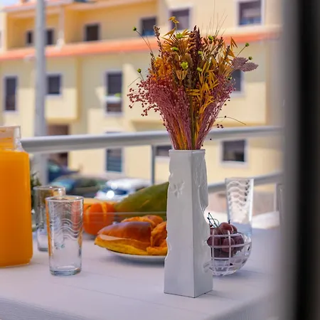 Close To The Sea, To Lisbon And To Your Heart Apartmán *