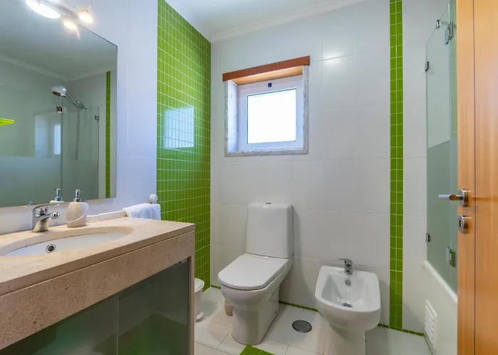 Close To The Sea, To Lisbon And To Your Heart Apartmán