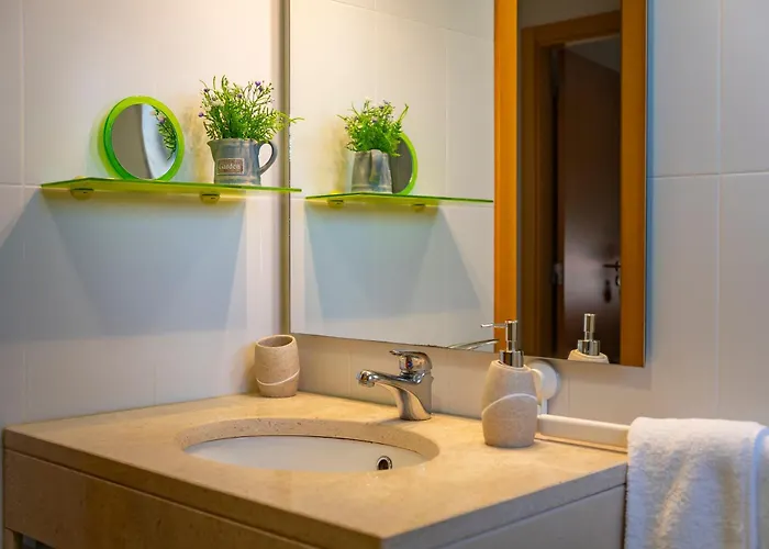 Close To The Sea, To Lisbon And To Your Heart Appartement