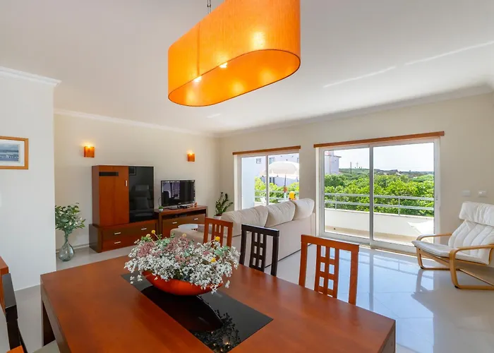Close To The Sea, To Lisbon And To Your Heart Appartement